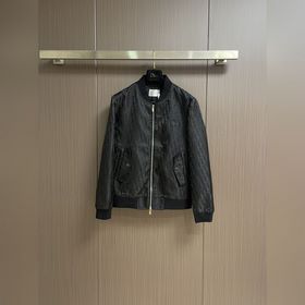 Dior 滿(mǎn)印暗紋提花外套，絎縫提花科技面料 Oblique 印花絎縫效果，這款