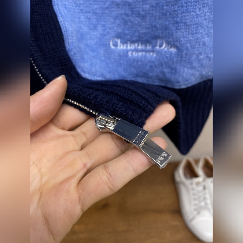 Dior，藍鈴花毛織外套 毛料采用50%棉50%臻品羊毛5針紗線，織機選用進口