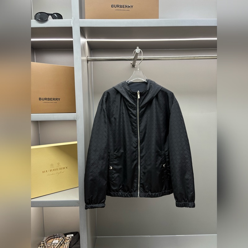 DIOR 迪奧 字母刺繡雙面穿夾克外套 立體修身的裁剪設(shè)計，上身簡約百搭，幹練