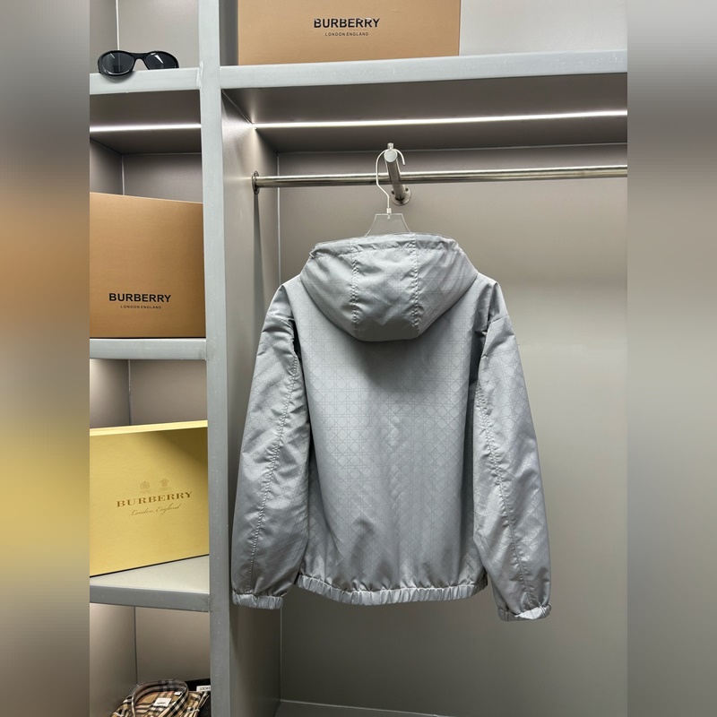 DIOR 迪奧 字母刺繡雙面穿夾克外套 立體修身的裁剪設計，上身簡約百搭，幹練