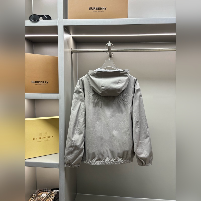 DIOR 迪奧 字母刺繡雙面穿夾克外套 立體修身的裁剪設計，上身簡約百搭，幹練