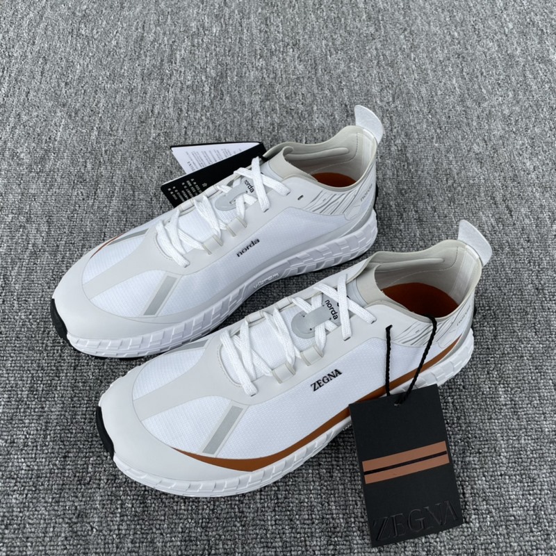 Zzegna 傑尼亞聯(lián)名款Xnorda 運(yùn)動(dòng)跑鞋 這款運(yùn)動(dòng)跑鞋上腳透氣性超好，這
