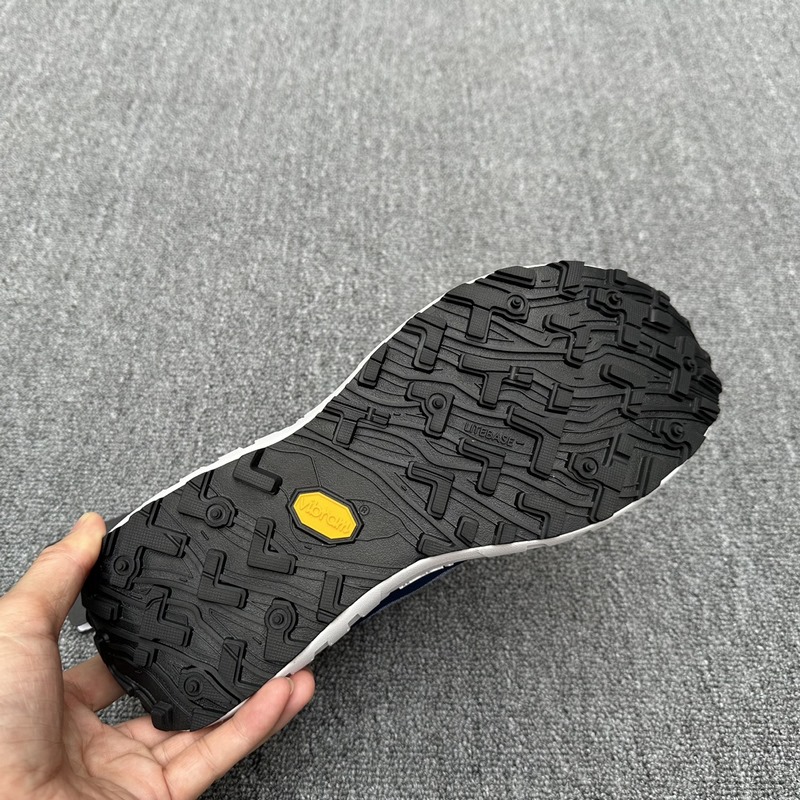 Zzegna 傑尼亞聯(lián)名款Xnorda 運(yùn)動(dòng)跑鞋 這款運(yùn)動(dòng)跑鞋上腳透氣性超好，這