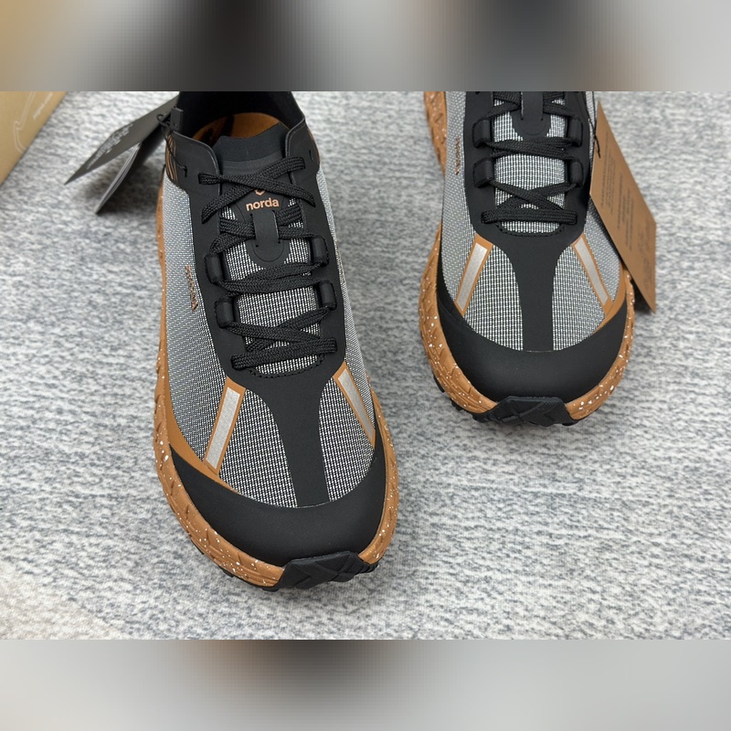 Zzegna傑尼亞新款 聯(lián)名款Xnorda 低幫運(yùn)動(dòng)跑鞋 官網(wǎng)同步發(fā)售 此款輕便