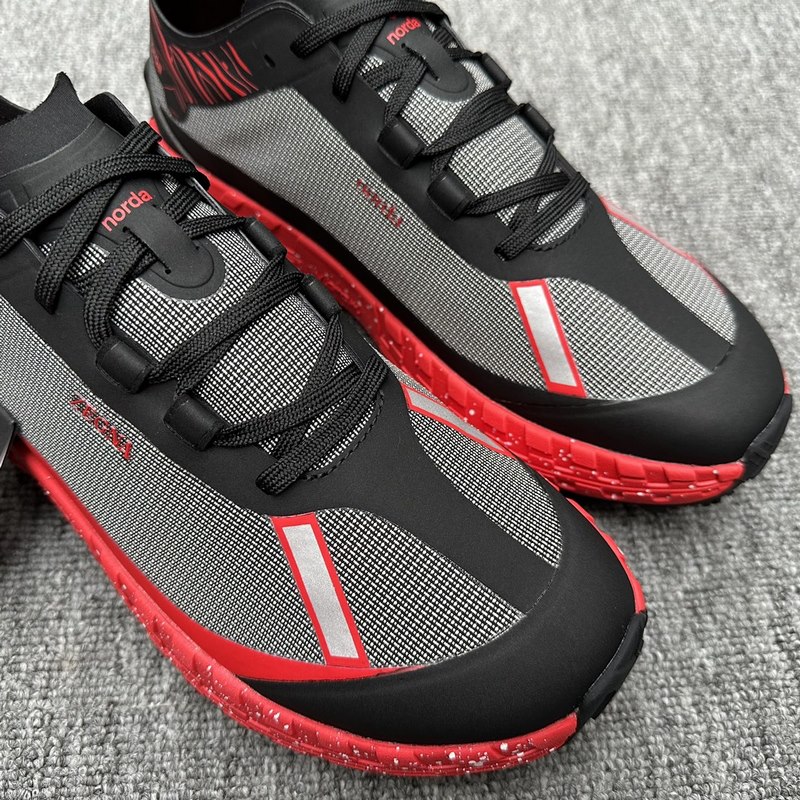 Zzegna 傑尼亞聯名款Xnorda 運動跑鞋 這款運動跑鞋上腳透氣性超好，這