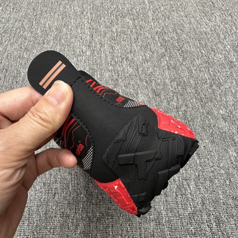 Zzegna 傑尼亞聯名款Xnorda 運動跑鞋 這款運動跑鞋上腳透氣性超好，這