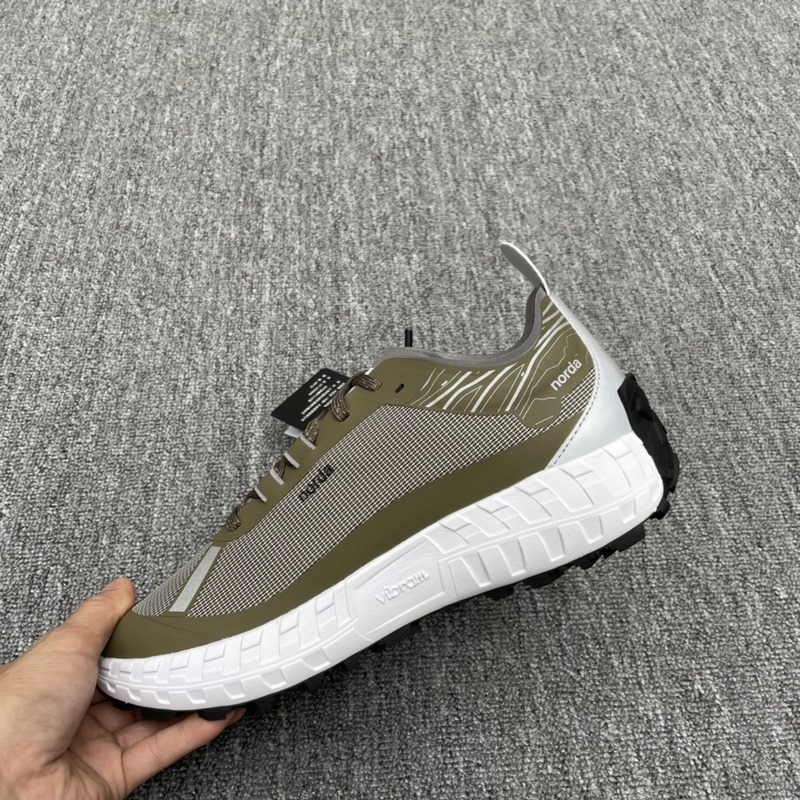 Zzegna 傑尼亞聯名款Xnorda 運動跑鞋 這款運動跑鞋上腳透氣性超好，這