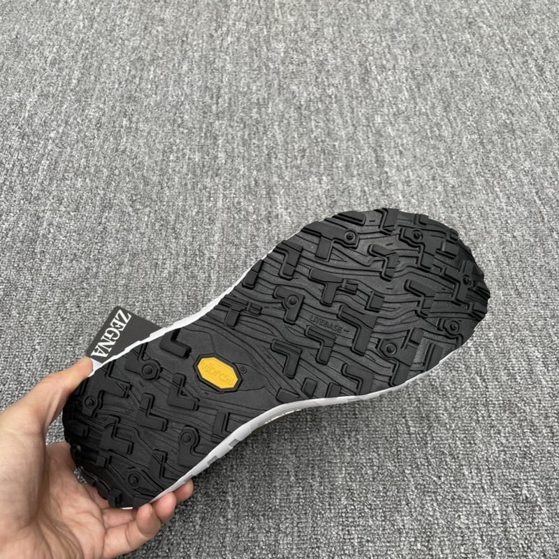 Zzegna 傑尼亞聯名款Xnorda 運動跑鞋 這款運動跑鞋上腳透氣性超好，這