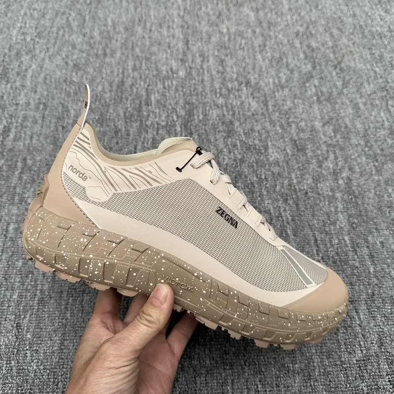 Zzegna 傑尼亞聯(lián)名款Xnorda 運動跑鞋 這款運動跑鞋上腳透氣性超好，這
