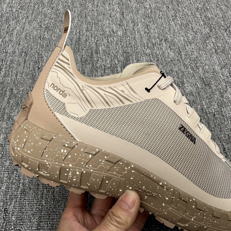 Zzegna 傑尼亞聯(lián)名款Xnorda 運動跑鞋 這款運動跑鞋上腳透氣性超好，這