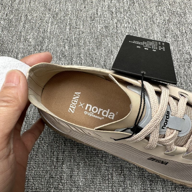 Zzegna 傑尼亞聯(lián)名款Xnorda 運動跑鞋 這款運動跑鞋上腳透氣性超好，這