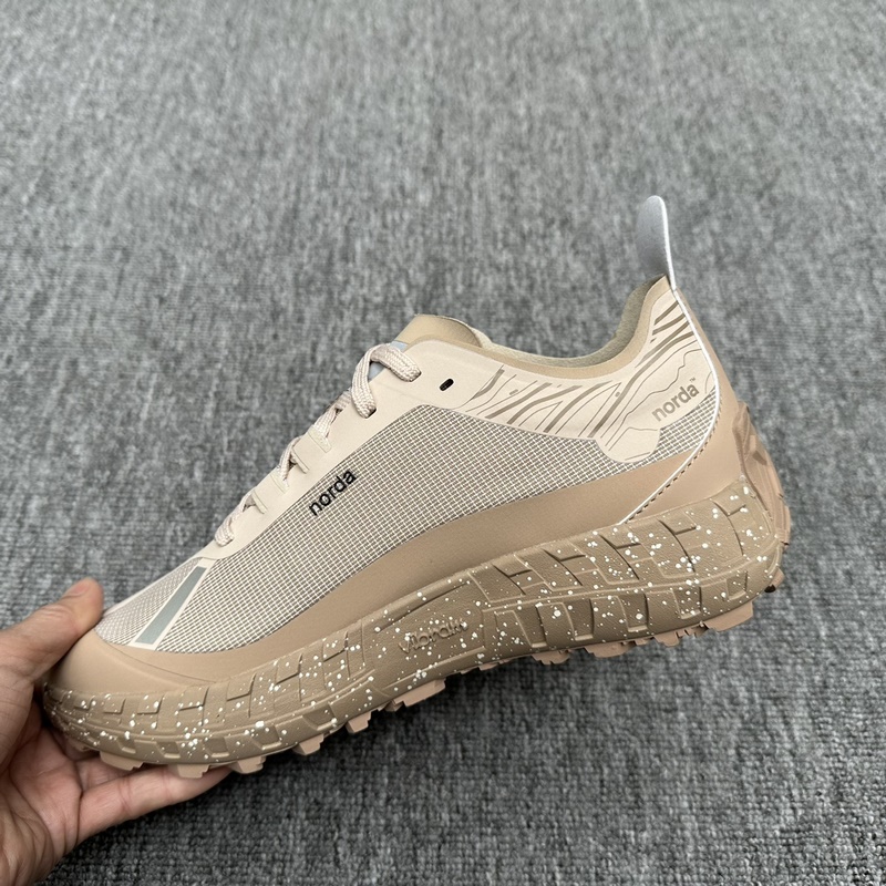 Zzegna 傑尼亞聯(lián)名款Xnorda 運動跑鞋 這款運動跑鞋上腳透氣性超好，這