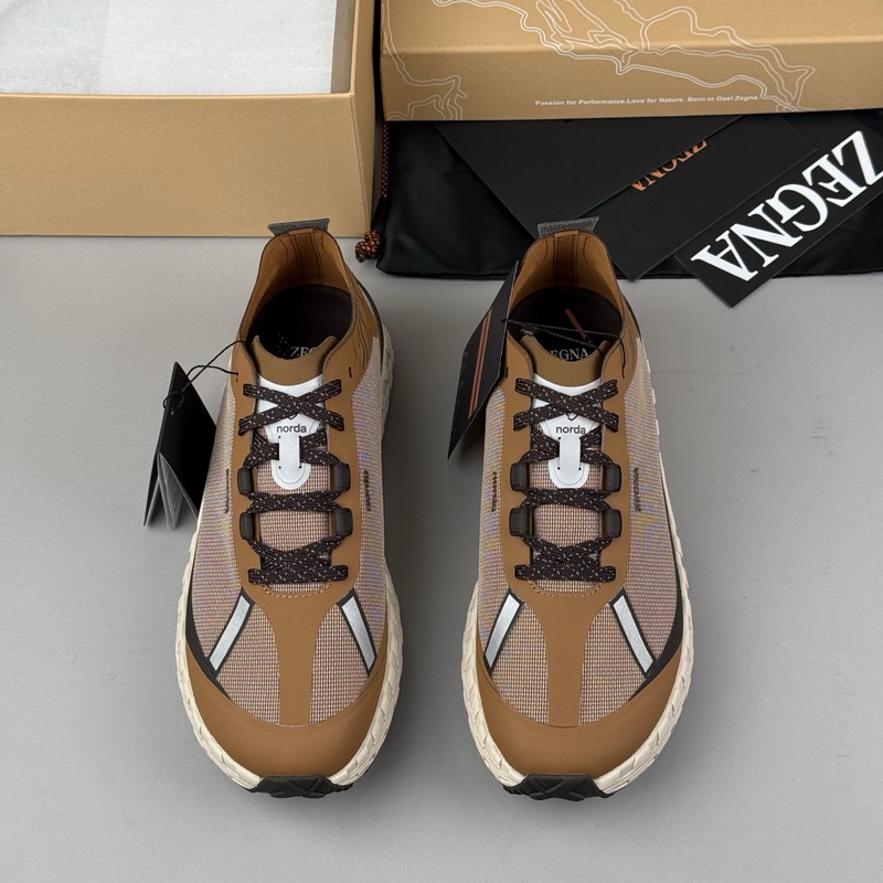 5159Z-BVI版型和産品細節：麂皮，牛皮革撞搭再生尼龍面料，領口加貼高彈記憶