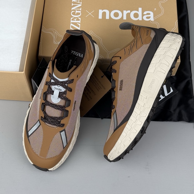 5159Z-BVI版型和産品細節：麂皮，牛皮革撞搭再生尼龍面料，領口加貼高彈記憶