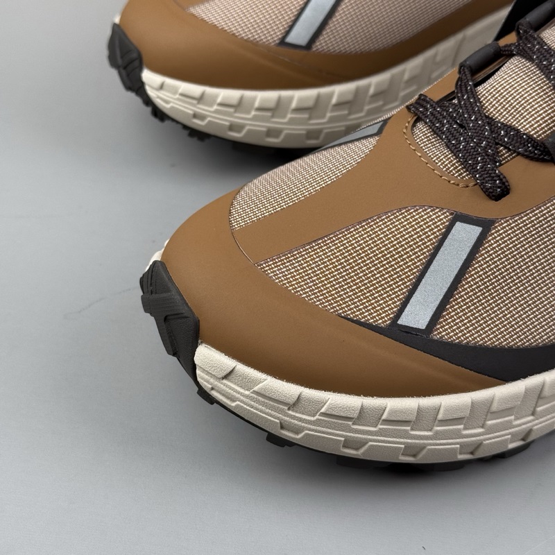 5159Z-BVI版型和産品細節：麂皮，牛皮革撞搭再生尼龍面料，領口加貼高彈記憶