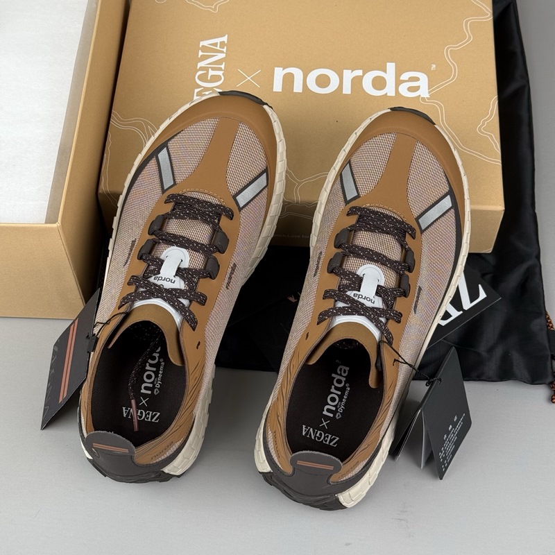 5159Z-BVI版型和産品細節：麂皮，牛皮革撞搭再生尼龍面料，領口加貼高彈記憶