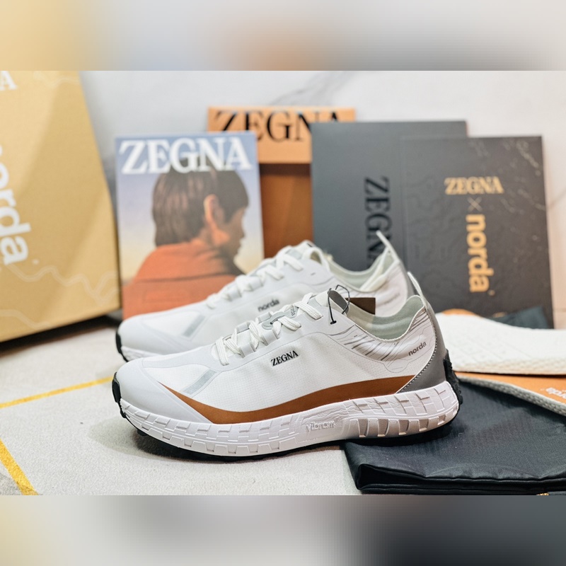 5159Z-BVI版型和産品細節：麂皮，牛皮革撞搭再生尼龍面料，領口加貼高彈記憶