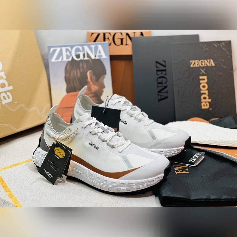 5159Z-BVI版型和産品細節：麂皮，牛皮革撞搭再生尼龍面料，領口加貼高彈記憶