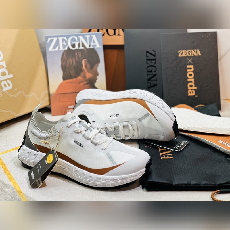 5159Z-BVI版型和産品細節：麂皮，牛皮革撞搭再生尼龍面料，領口加貼高彈記憶