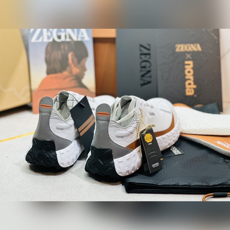 5159Z-BVI版型和産品細節：麂皮，牛皮革撞搭再生尼龍面料，領口加貼高彈記憶