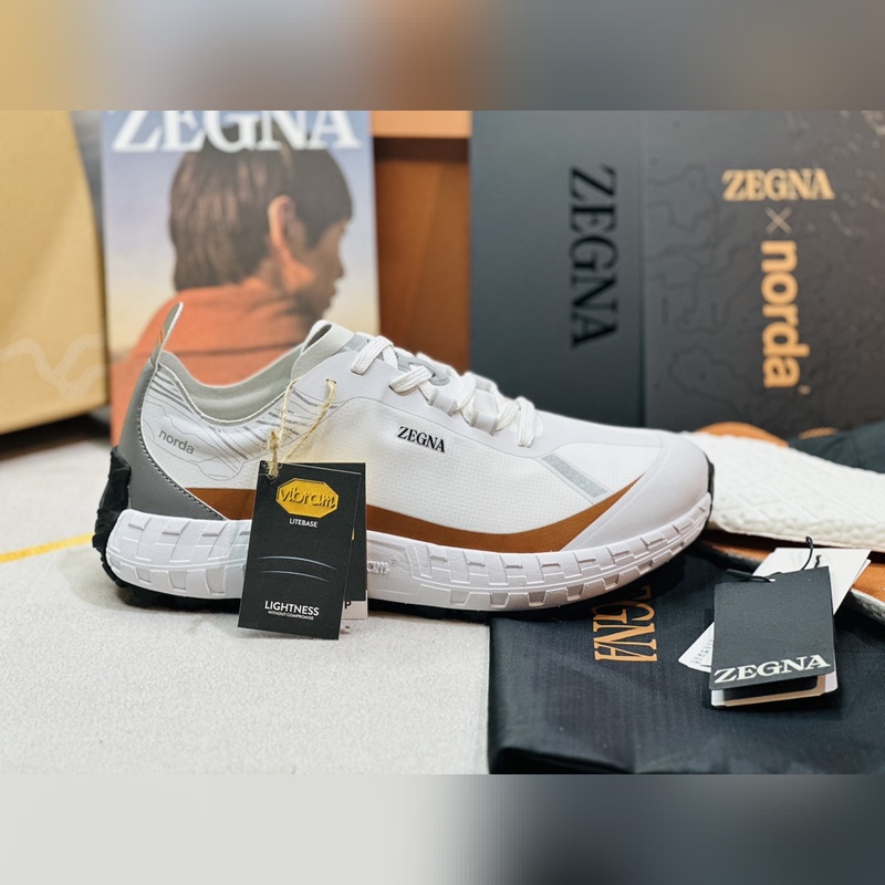 5159Z-BVI版型和産品細節：麂皮，牛皮革撞搭再生尼龍面料，領口加貼高彈記憶