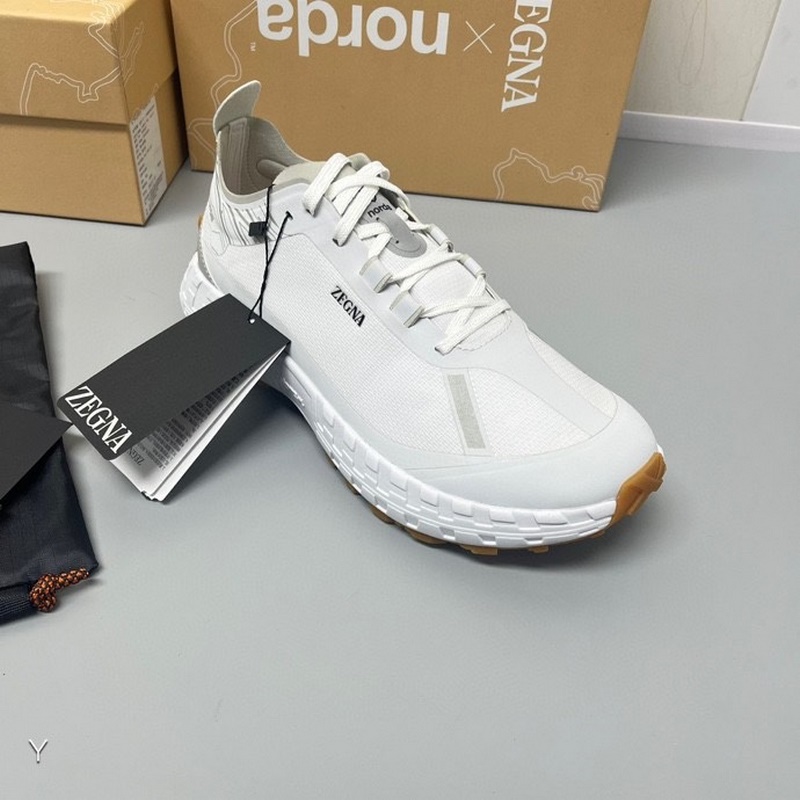 Zzegna 傑尼亞 新款 聯(lián)名款Xnorda 低幫運動跑鞋 官網(wǎng)同步發(fā)售 此款