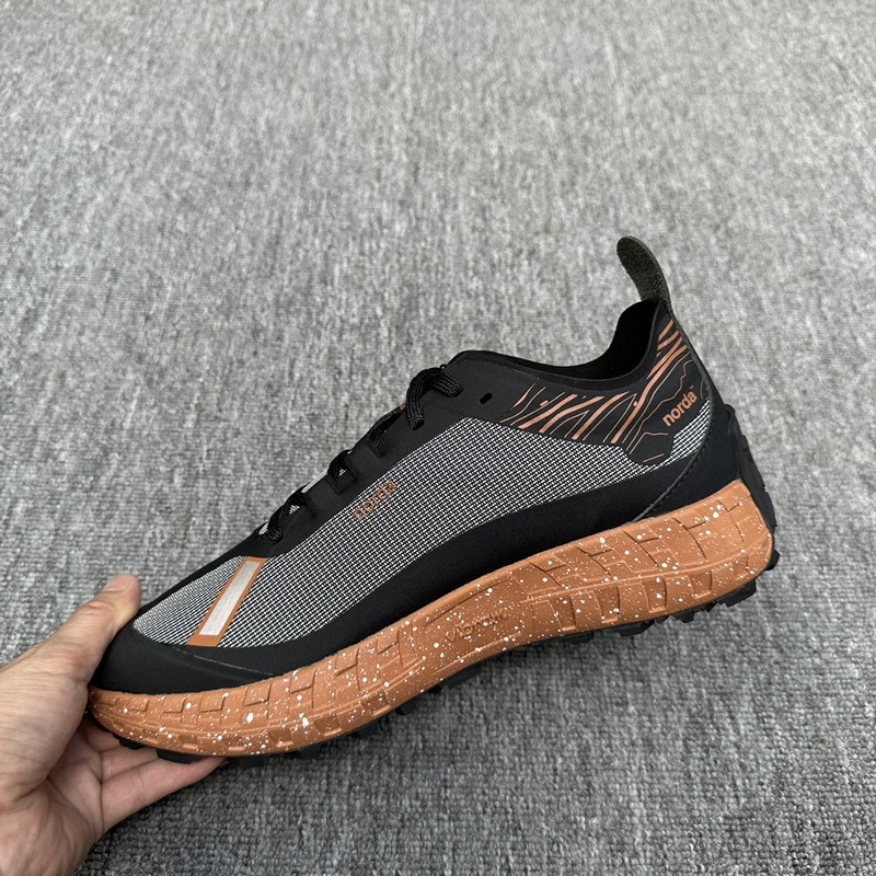 Zzegna 傑尼亞聯名款Xnorda 運動跑鞋 這款運動跑鞋上腳透氣性超好，這