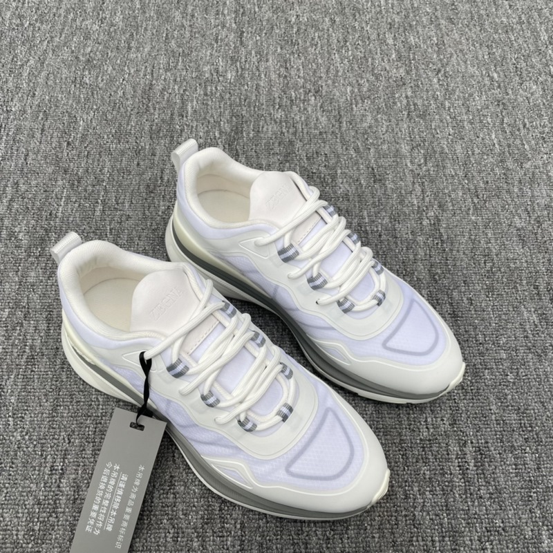 Zzegna 傑尼亞 運動科技跑鞋 這款運動跑鞋以再生尼龍制成，踐行傑尼亞對實現