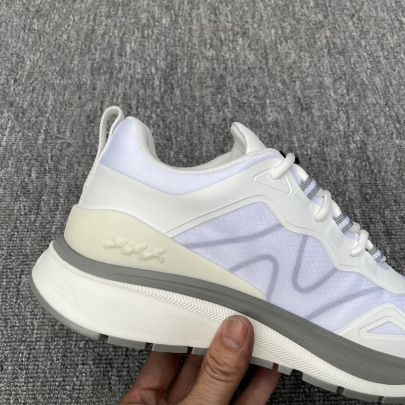 Zzegna 傑尼亞 運動科技跑鞋 這款運動跑鞋以再生尼龍制成，踐行傑尼亞對實現