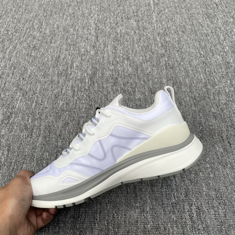 Zzegna 傑尼亞 運動科技跑鞋 這款運動跑鞋以再生尼龍制成，踐行傑尼亞對實現