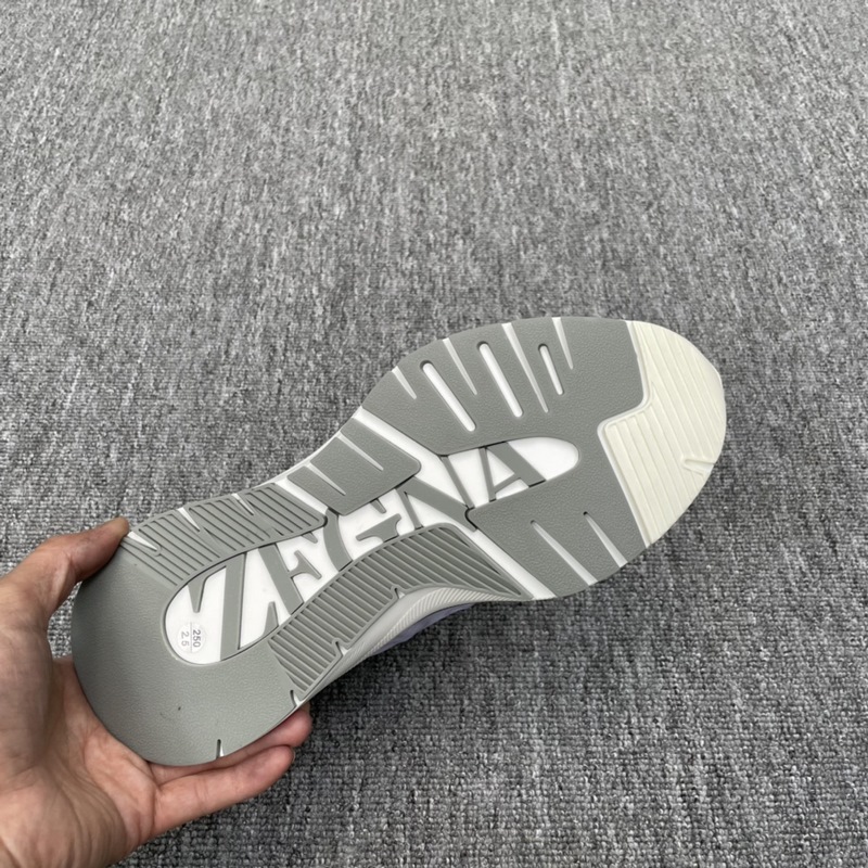 Zzegna 傑尼亞 運動科技跑鞋 這款運動跑鞋以再生尼龍制成，踐行傑尼亞對實現