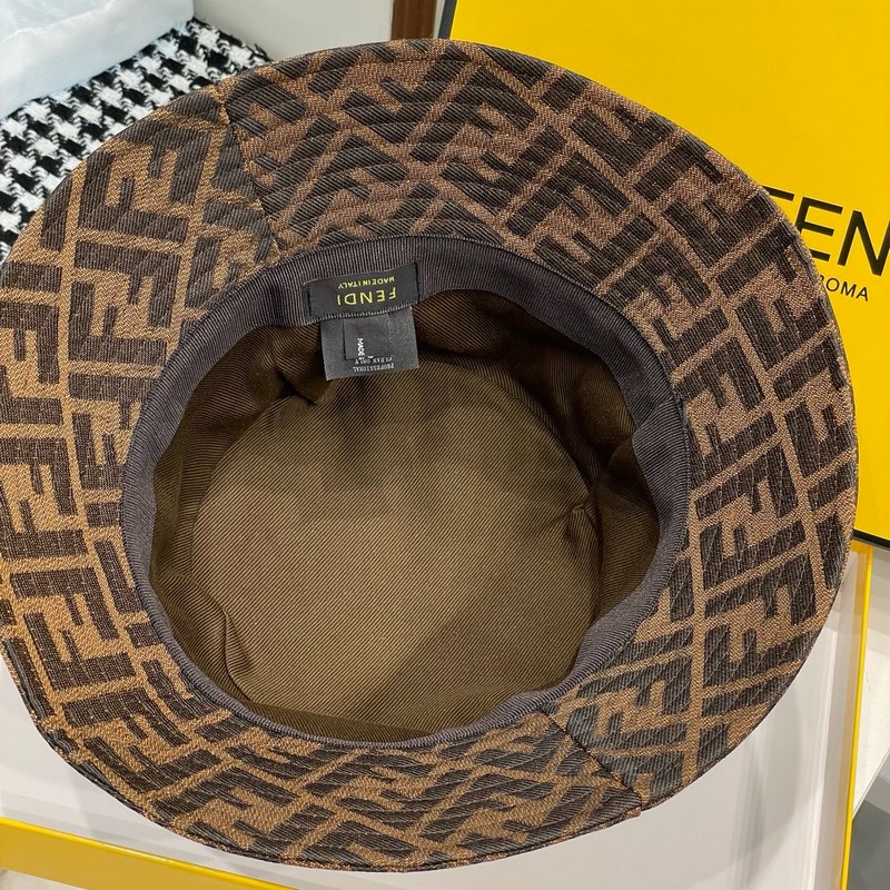 FENDI芬迪春夏新款緞面面料雙F老花漁夫帽 極簡高級風(fēng)，網(wǎng)紅時尚達人的潮搭單品