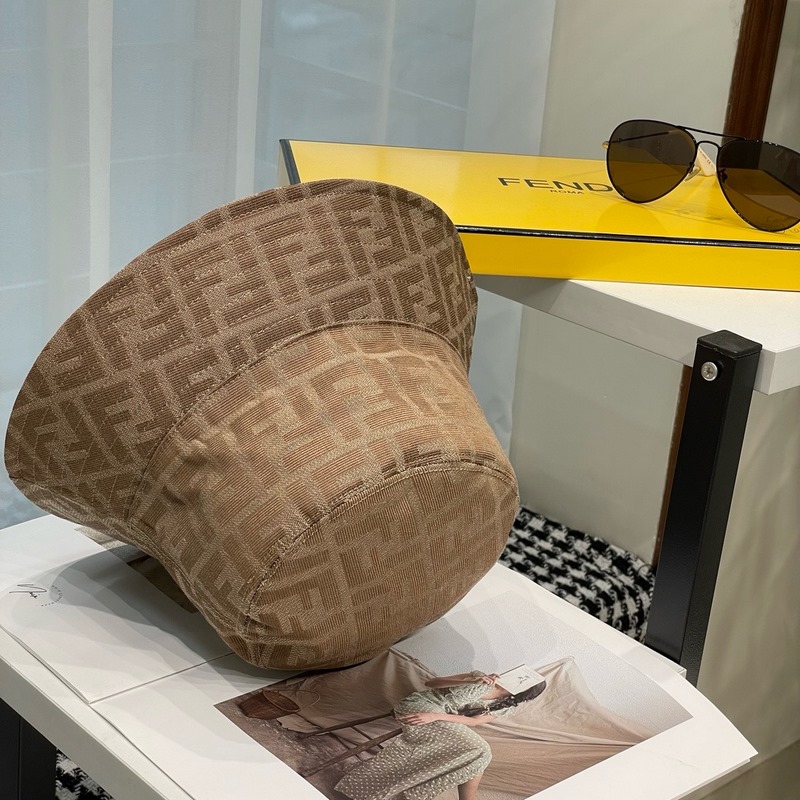 FENDI芬迪春夏新款緞面面料雙F老花漁夫帽 極簡(jiǎn)高級(jí)風(fēng)，網(wǎng)紅時(shí)尚達(dá)人的潮搭單品