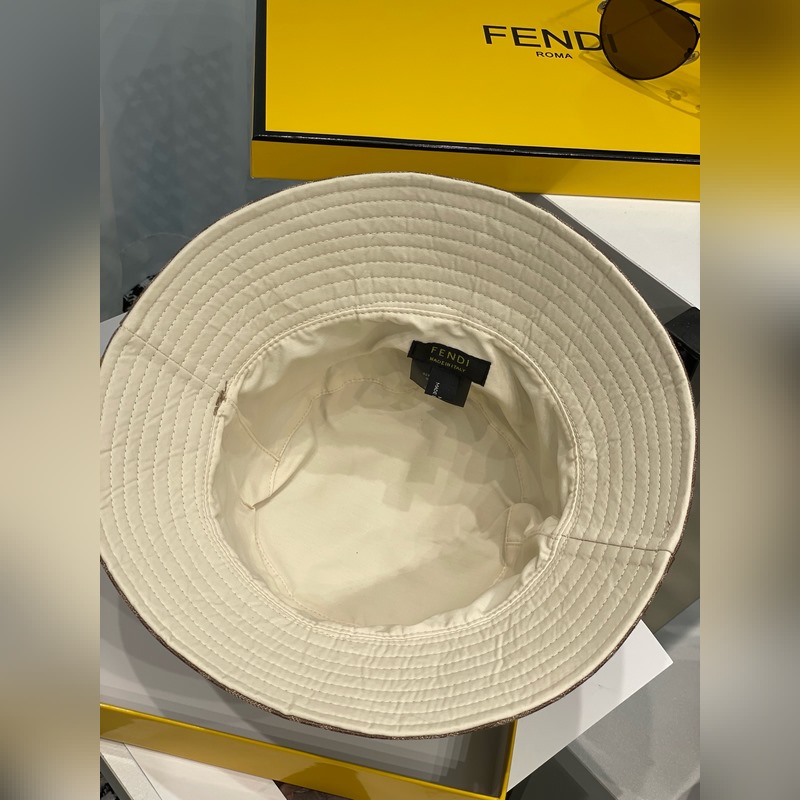 FENDI芬迪春夏新款緞面面料雙F老花漁夫帽 極簡(jiǎn)高級(jí)風(fēng)，網(wǎng)紅時(shí)尚達(dá)人的潮搭單品