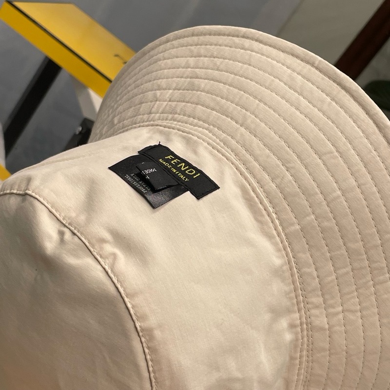 FENDI芬迪春夏新款緞面面料雙F老花漁夫帽 極簡(jiǎn)高級(jí)風(fēng)，網(wǎng)紅時(shí)尚達(dá)人的潮搭單品