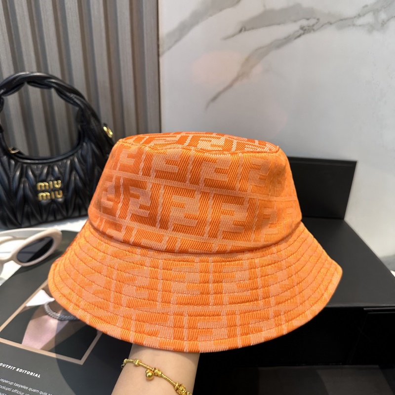 FENDI 芬迪 老花字母漁夫帽，FD的老花漁夫帽真的很洋氣，超火爆的漁夫帽，看