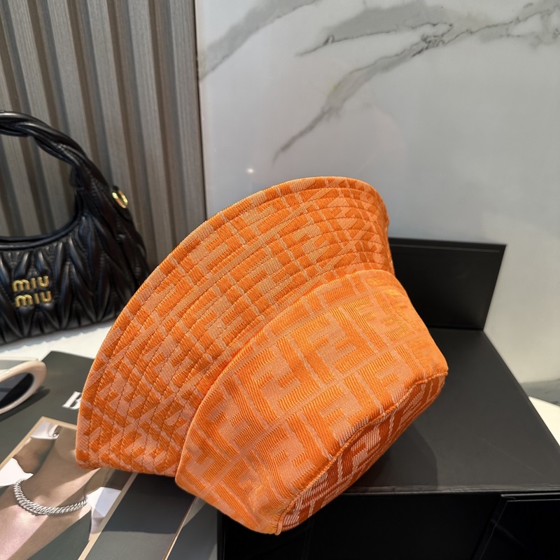 FENDI 芬迪 老花字母漁夫帽，FD的老花漁夫帽真的很洋氣，超火爆的漁夫帽，看