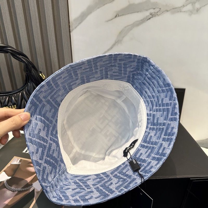 FENDI 芬迪 老花字母漁夫帽，FD的老花漁夫帽真的很洋氣，超火爆的漁夫帽，看