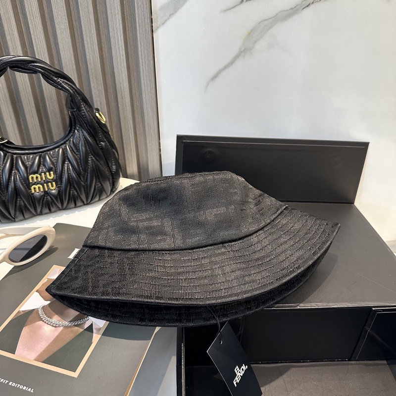 FENDI 芬迪 老花字母漁夫帽，F(xiàn)D的老花漁夫帽真的很洋氣，超火爆的漁夫帽，看