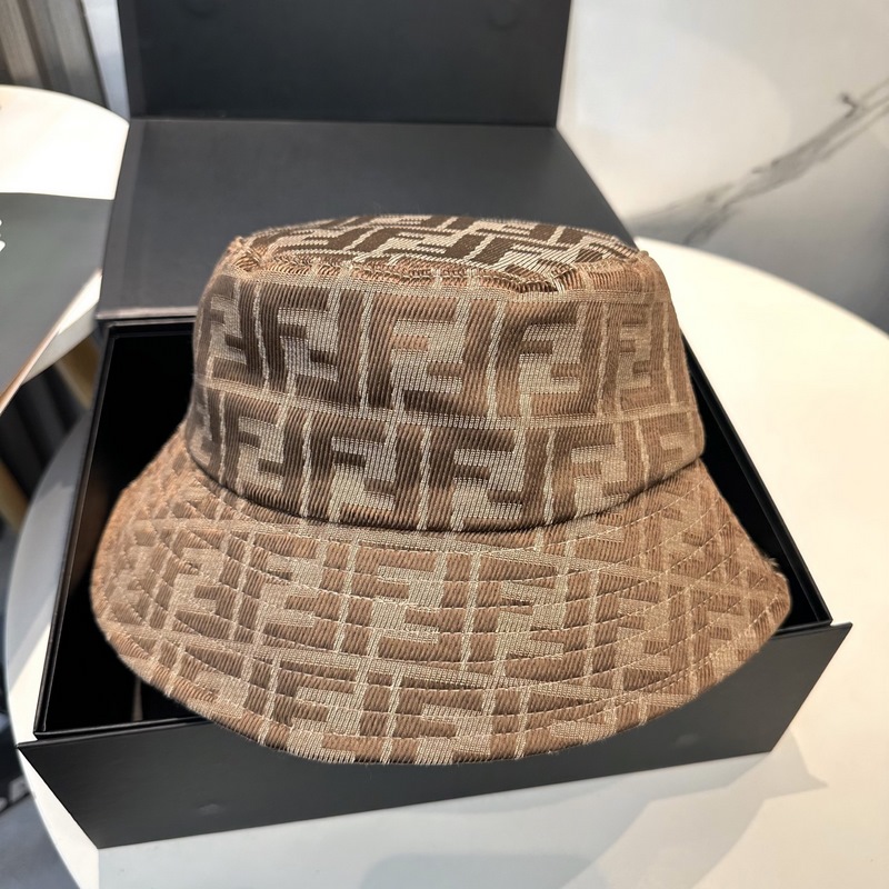 FENDI 芬迪 老花字母漁夫帽，FD的老花漁夫帽真的很洋氣，超火爆的漁夫帽，看