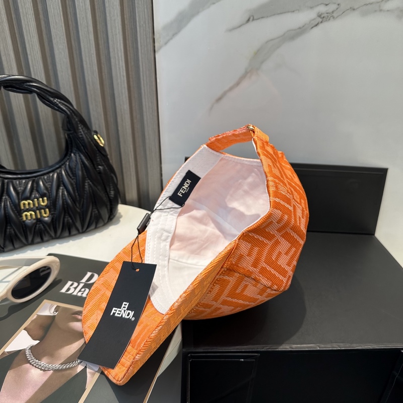 FENDI 芬迪 老花字母棒球帽 FD的老花漁夫帽真的很洋氣，超火爆的漁夫帽，看