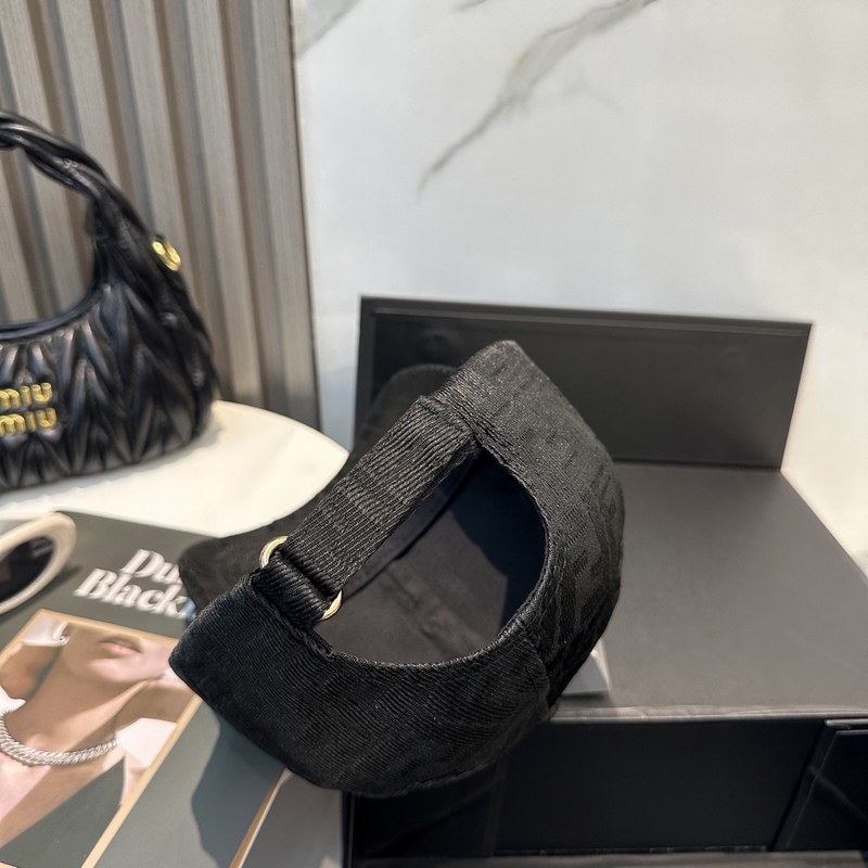 FENDI 芬迪 老花字母棒球帽 FD的老花漁夫帽真的很洋氣，超火爆的漁夫帽，看