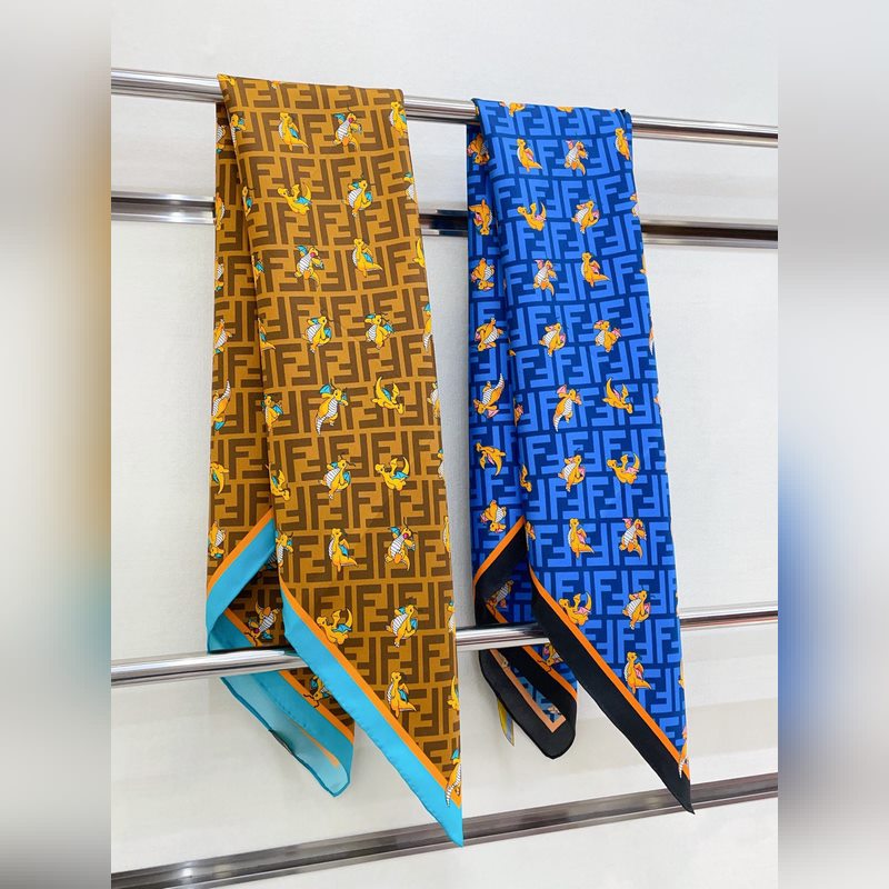 [16姆米 單面]Fendi最新的專櫃主打款[小飛龍 90]真絲小方巾 度假及日