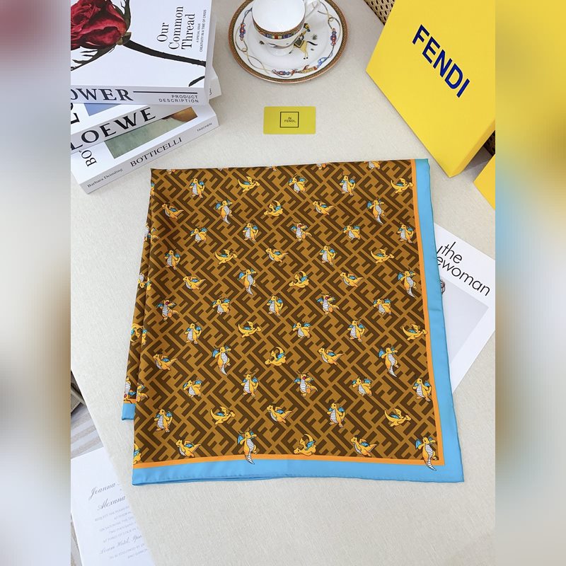 [16姆米 單面]Fendi最新的專櫃主打款[小飛龍 90]真絲小方巾 度假及日