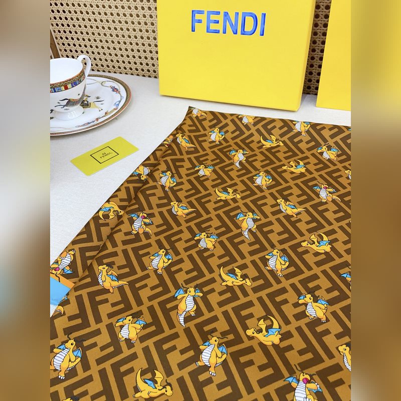 [16姆米 單面]Fendi最新的專櫃主打款[小飛龍 90]真絲小方巾 度假及日