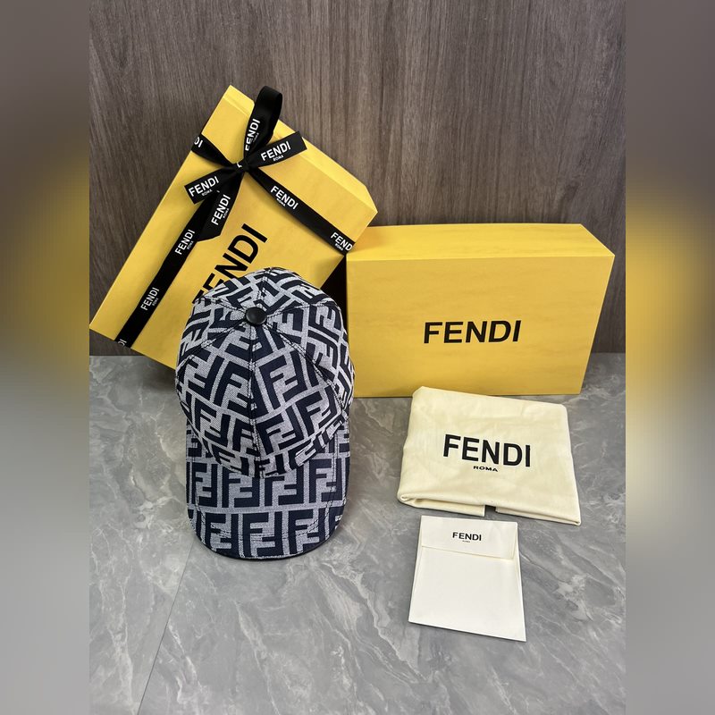 Fendi 原版定制 經典款棒球帽 專櫃常年熱賣款 口碑極佳 提花帆布料 輕盈透