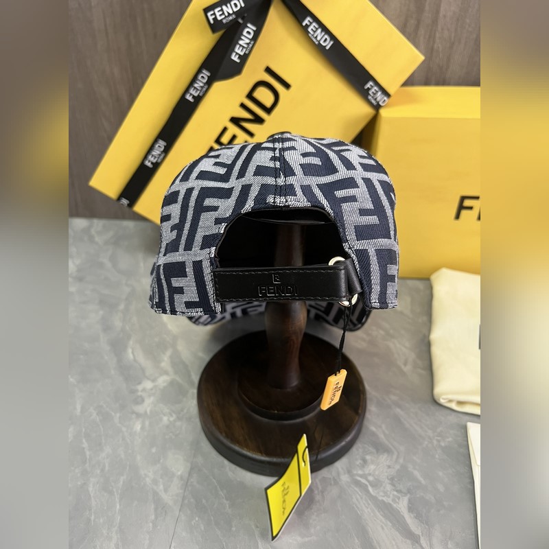 Fendi 原版定制 經典款棒球帽 專櫃常年熱賣款 口碑極佳 提花帆布料 輕盈透