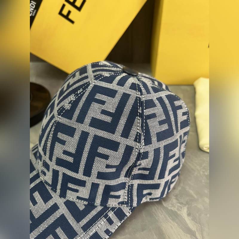 Fendi 原版定制 經(jīng)典款棒球帽 專(zhuān)櫃常年熱賣(mài)款 口碑極佳 提花帆布料 輕盈透