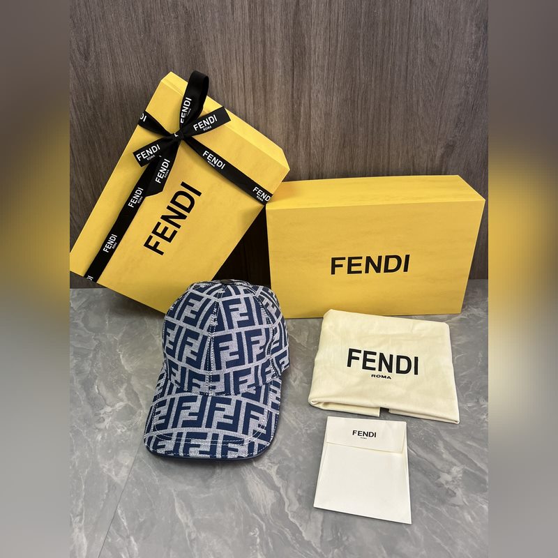 Fendi 原版定制 經(jīng)典款棒球帽 專(zhuān)櫃常年熱賣(mài)款 口碑極佳 提花帆布料 輕盈透