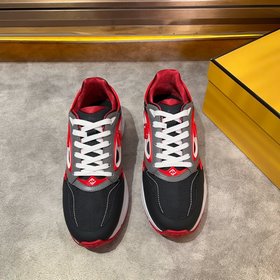 FENDI -芬迪。芬家Flow 男士休閑運動鞋，刻有F的波紋鞋底。鞋跟飾有凸紋